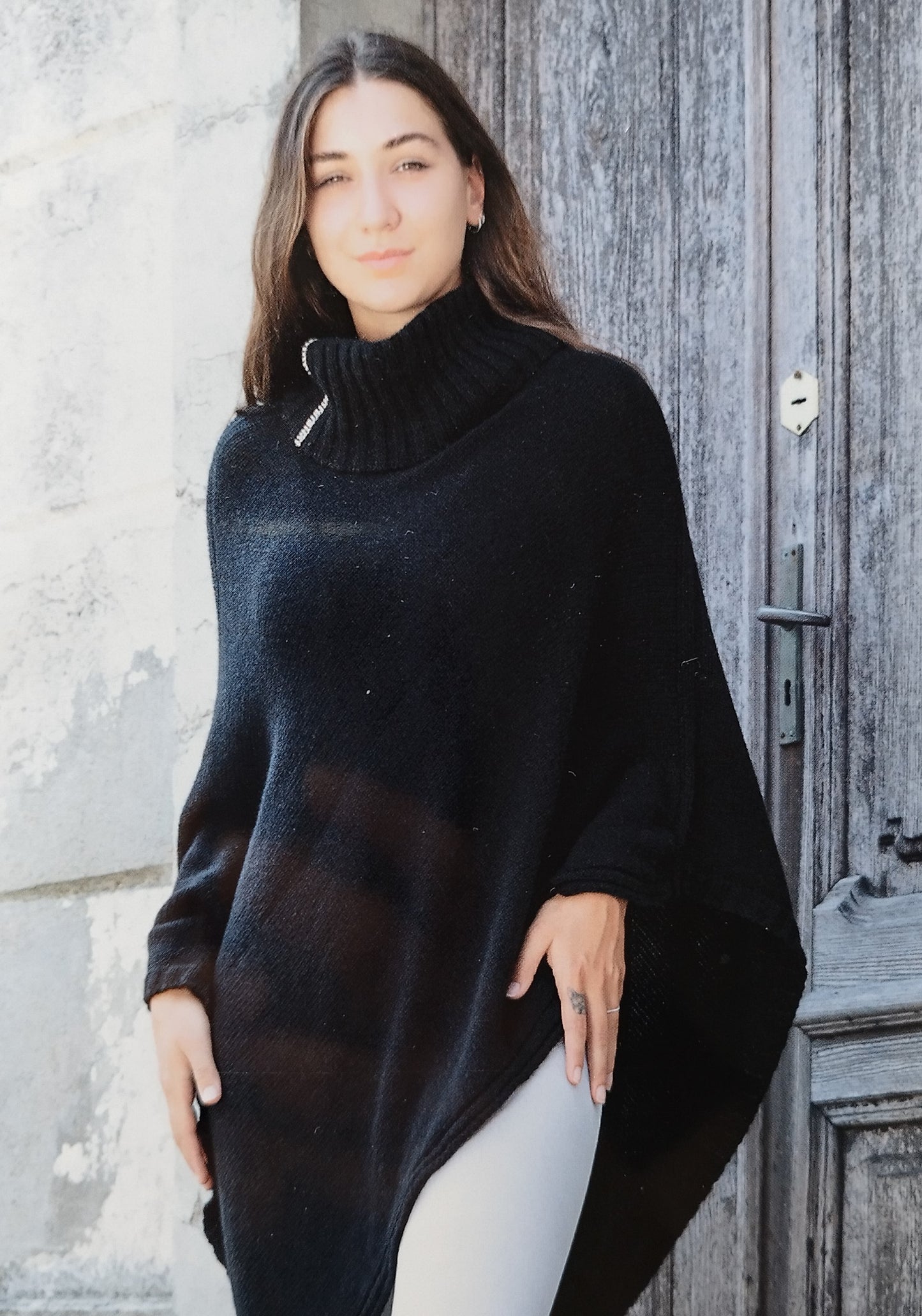 PONCHO, WOMEN'S KNITTED CAPE WITH EDGE | Pure cashmere