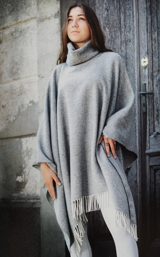 PONCHO, WOMEN'S CAPE WITH FRINGES ELLIE | Pure Cashmere