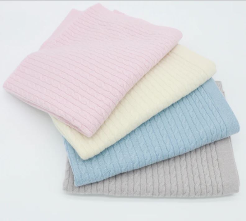 KNITTE THROW WITH PLAIT | Cashmere and merino wool
